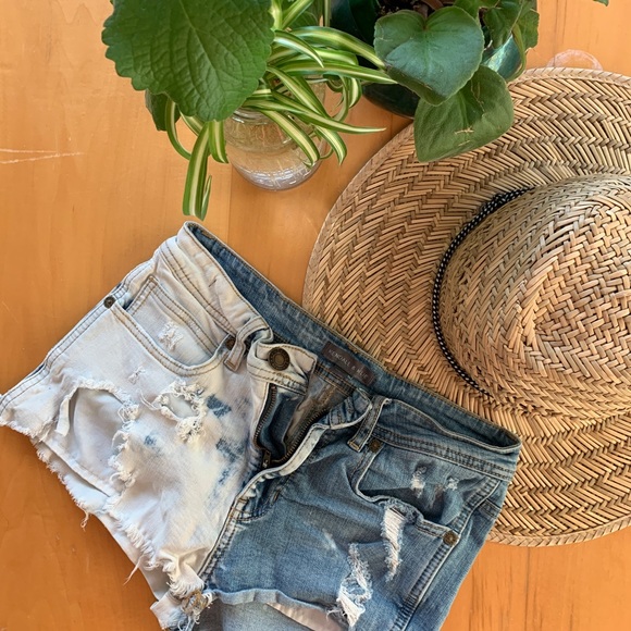 Short on shorts? Stock up for Spring! - Picture 3 of 5